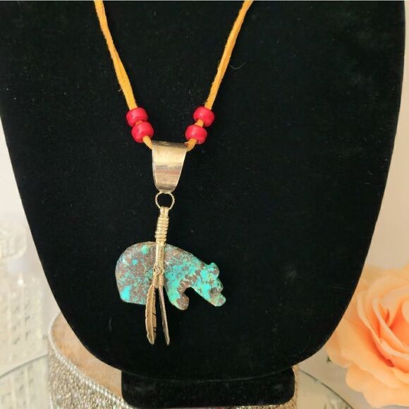 Vintage Native Zuni carved turquoise sterling bear feather pendant - Picture 1 of 10